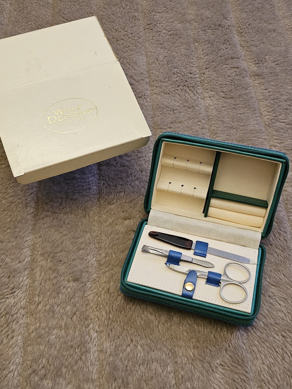 WOLF Designs Malibu Green & Blue Jewelry and Manicure Organizer for Travel